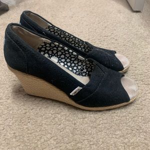 Women’s TOMS wedges size 7